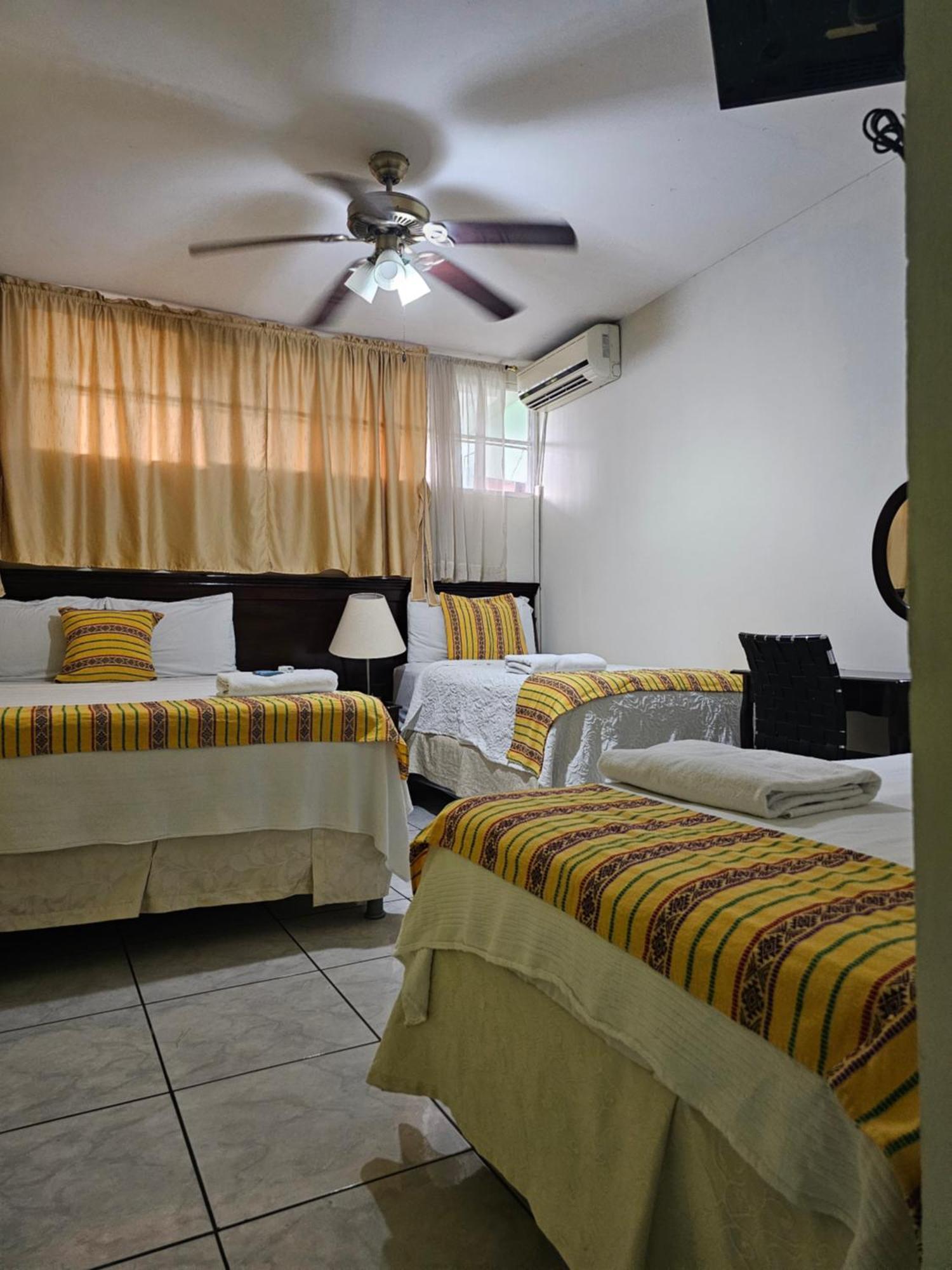 Hotel San Jose Hostal Σαν Σαλβαντόρ Εξωτερικό φωτογραφία