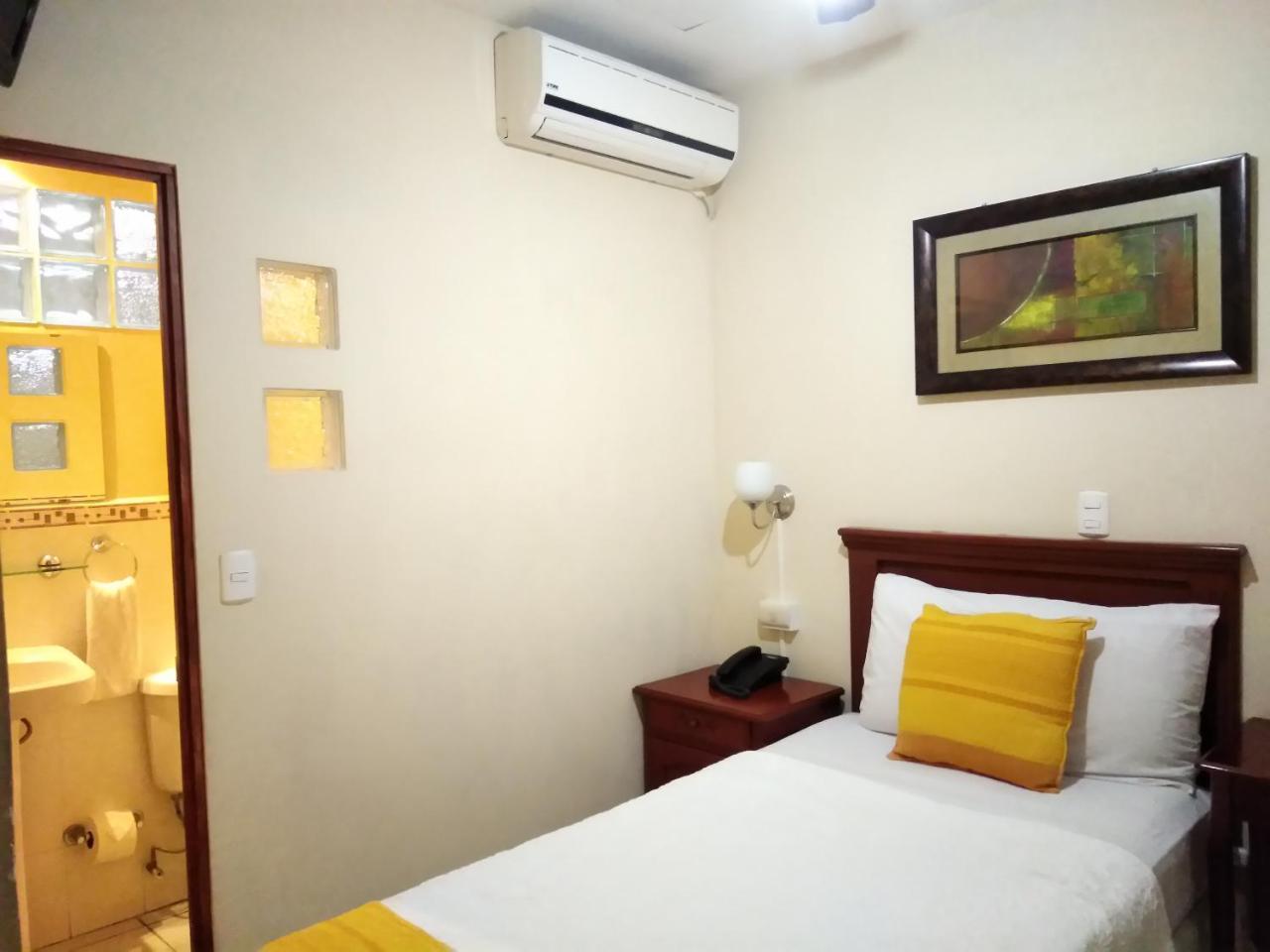 Hotel San Jose Hostal Σαν Σαλβαντόρ Εξωτερικό φωτογραφία